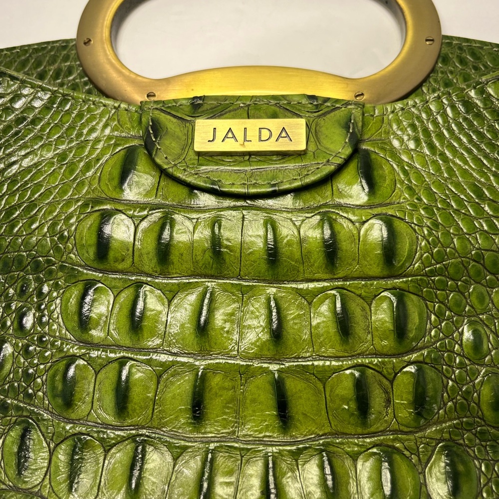 Green Crocodile Embossed Clutch - Picture 4 of 7